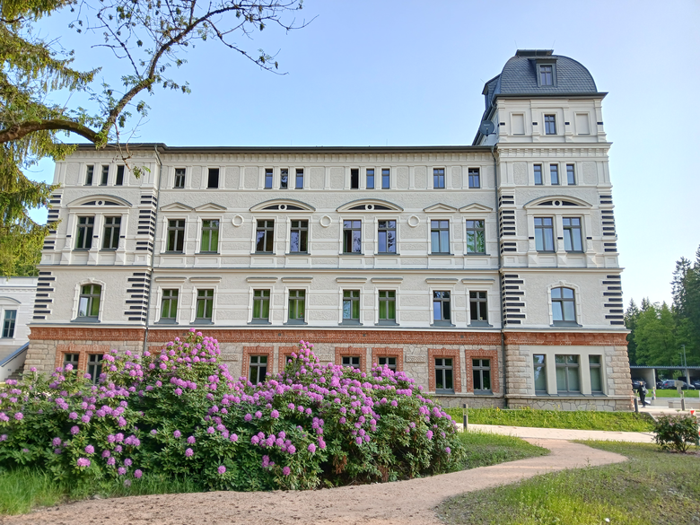 Blick auf das Internatsgebäude