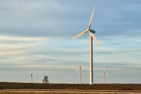 Windräder auf freier Fläche