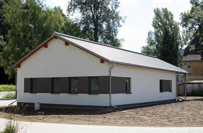 R&uuml;ckansicht des Geb&auml;udes